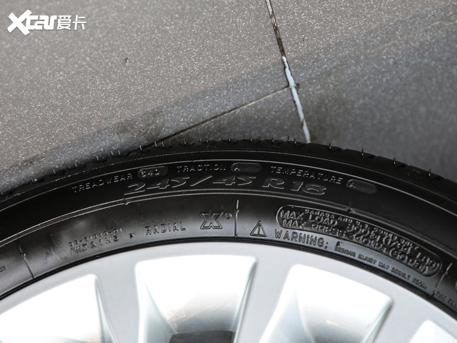 2020款宝马5系 525Li 豪华套装