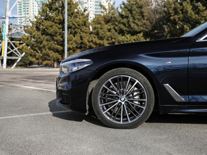 2020530Li xDrive M\b ^