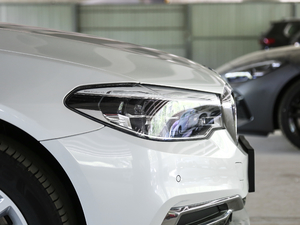 2020530Li xDrive Ab (x)(ji)^