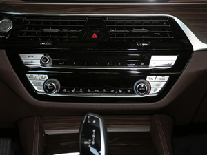 2020530Li xDrive Ab {(dio){(dio)(ji)