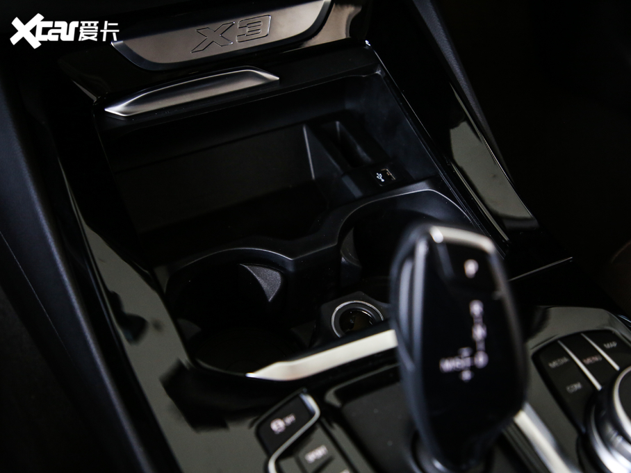 2020RX3 xDrive25i Ab