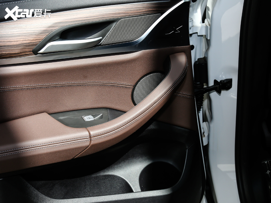 2020RX3 xDrive28i Ab