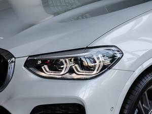 2020xDrive30i I M\b ^