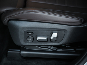 2020xDrive30i I M\b {{