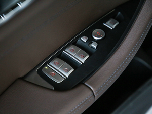 2020xDrive30i I M\b {܇ƅ^	