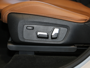 2020xDrive28i M\b {{