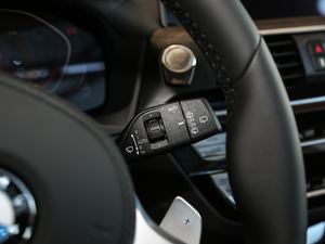 2020xDrive28i M\b п؅^(q)