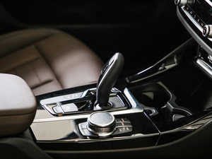 2020xDrive25i Ab п؅^