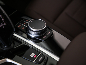 2020xDrive25i Ab п؅^