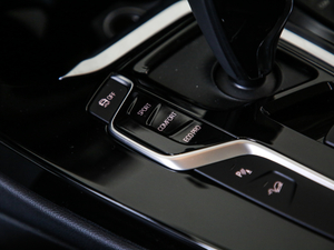 2020xDrive25i Ab п؅^