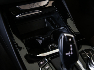 2020xDrive25i Ab п؅^