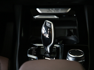 2020xDrive25i Ab п؅^