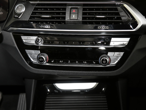 2020xDrive25i M\b {{