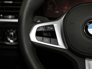 2020xDrive25i M\b п؅^