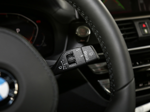 2020xDrive25i M\b п؅^