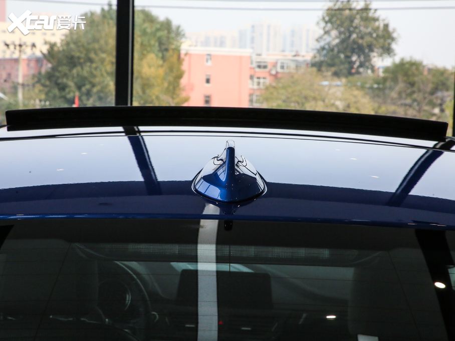 2020R1ϵ 120i M\(yn)b	