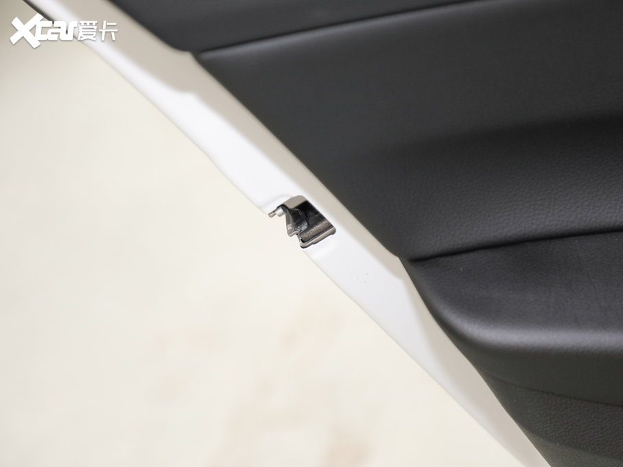 2020R1ϵ 120i r(sh)