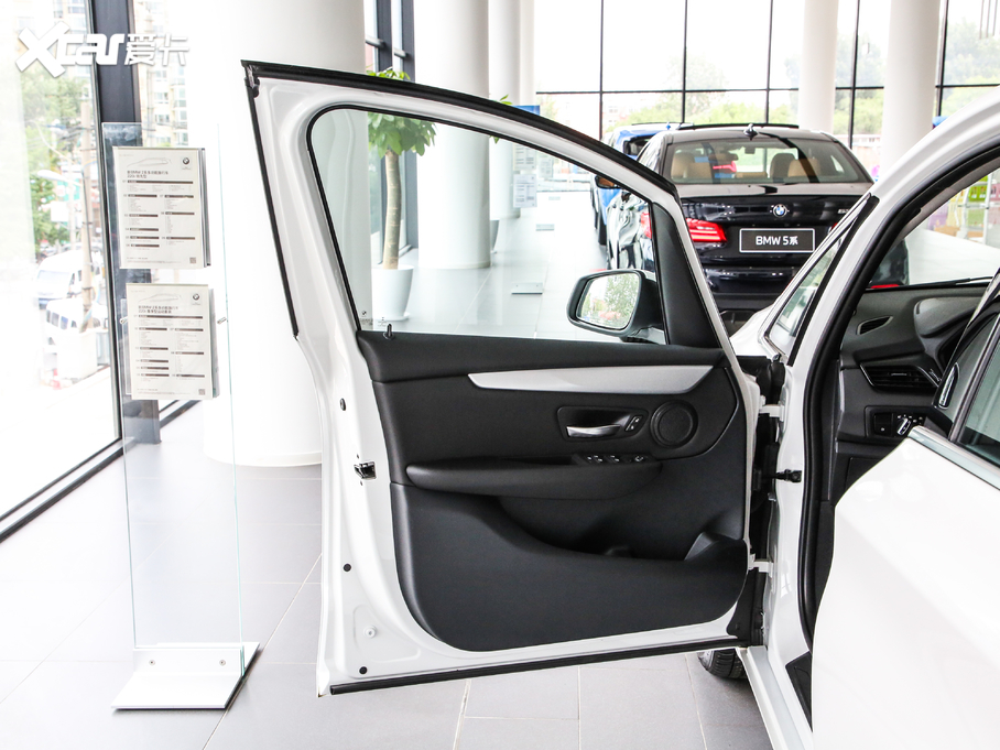 2019R2ϵ๦܇ 220i I