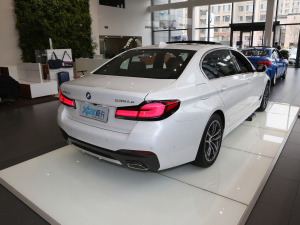 2021535Le M\(yn)(dng)b w^