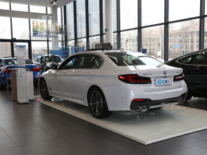 2021535Le M\(yn)(dng)b 45