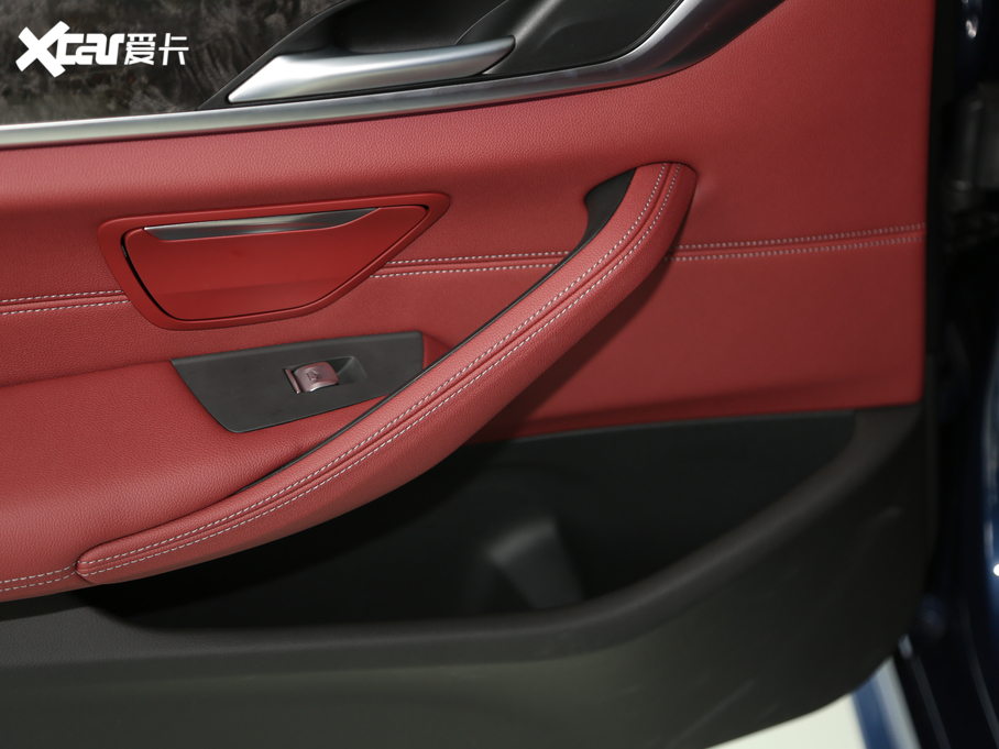 2021��R5ϵ 525Li M�\�����b