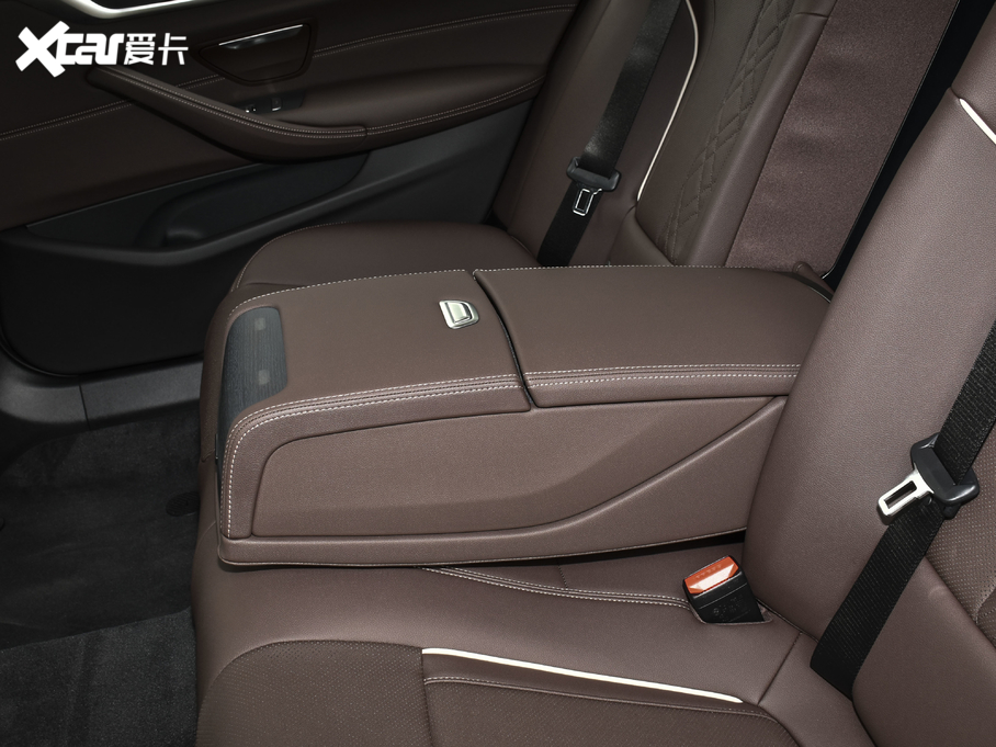 2021R5ϵ 530Li I(lng) M\(yn)(dng)b