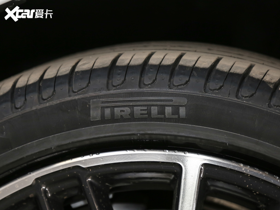 2021��R5ϵ 530Li xDrive M�\�����b