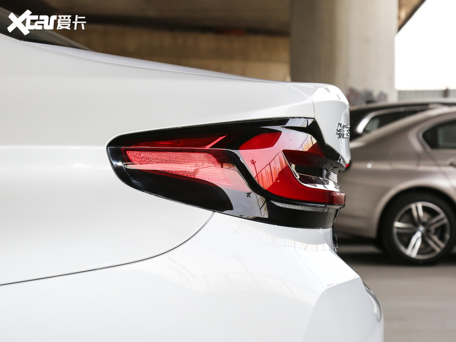 2021��R5ϵ 530Li xDrive M�\�����b