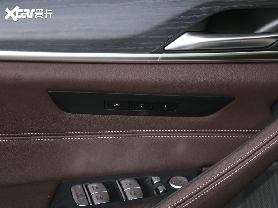 2021��R5ϵ 530Li xDrive M�\�����b