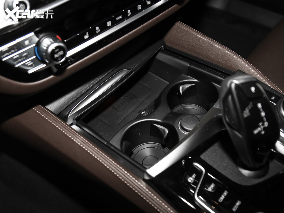 2021��R5ϵ 530Li xDrive M�\(y��n)�����b