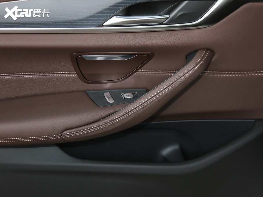 2021��R5ϵ 530Li xDrive M�\(y��n)��(d��ng)���b