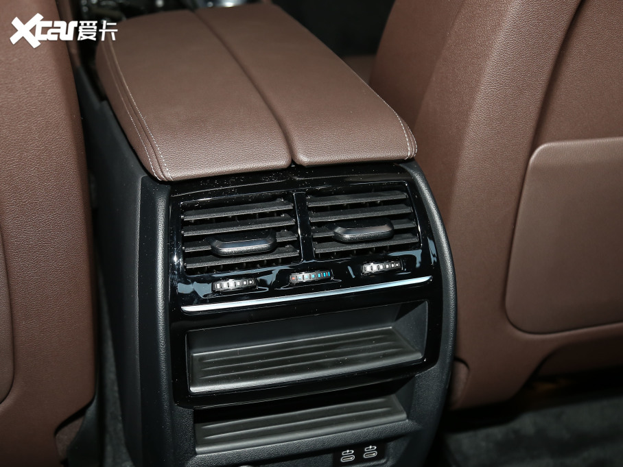 2021��R5ϵ 530Li xDrive M�\�����b