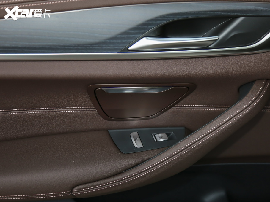 2021��R5ϵ 530Li xDrive M�\�����b