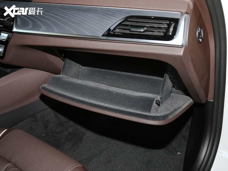 2021��R5ϵ 530Li xDrive M�\�����b