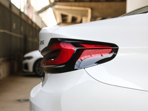 2021530Li xDrive Ab ^