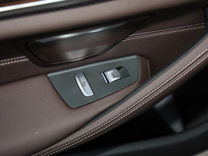 2021530Li xDrive Ab g