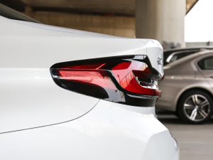 2021530Li xDrive M\b ^