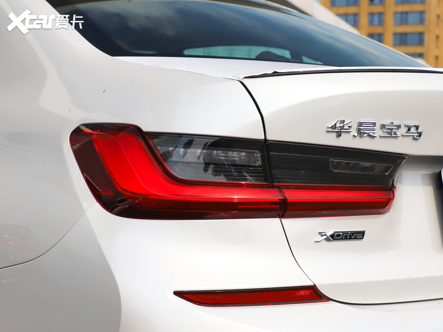 2021R3ϵ 330Li xDrive M\ҹb