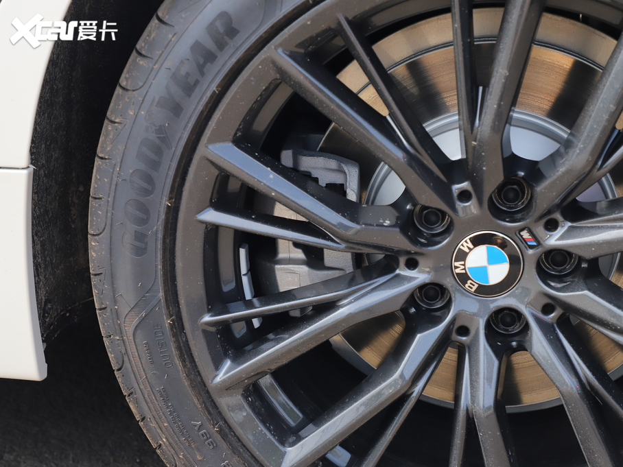 2021R3ϵ 330Li xDrive M\ҹb