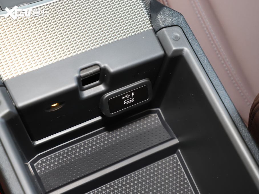 2021R3ϵ 330Li xDrive M\ҹb