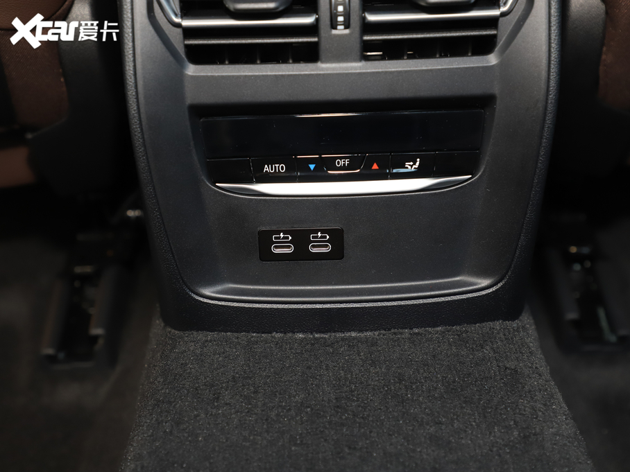 2021R3ϵ 330Li xDrive M\ҹb