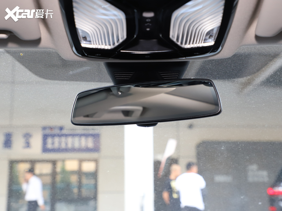 2021R3ϵ 330Li xDrive M\ҹb