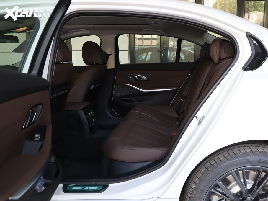 2021R3ϵ 330Li xDrive M\ҹb