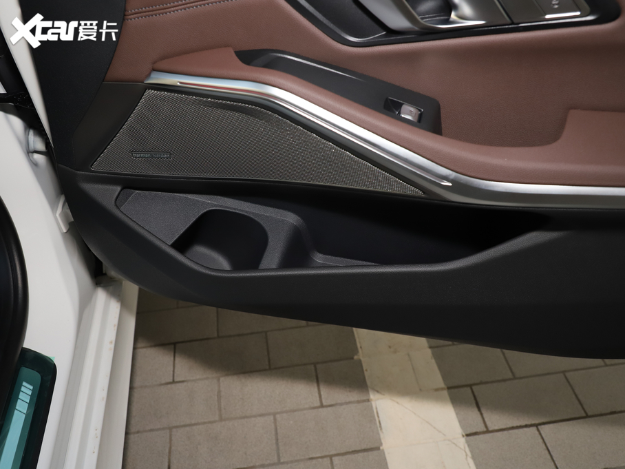 2021R3ϵ 330Li xDrive M\ҹb