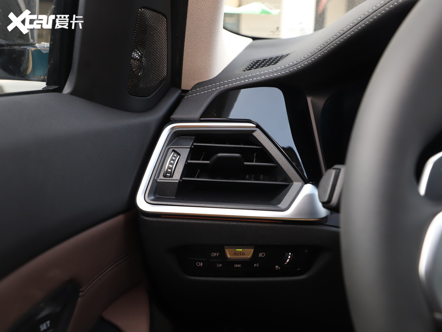 2021R3ϵ 330Li xDrive M\ҹb