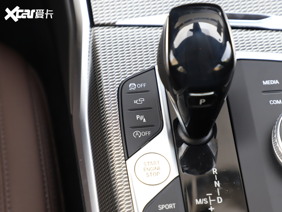 2021R3ϵ 330Li xDrive M\ҹb