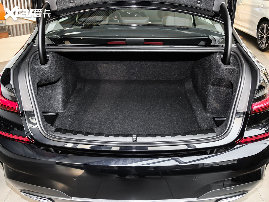 2021R3ϵ 325Li M\b