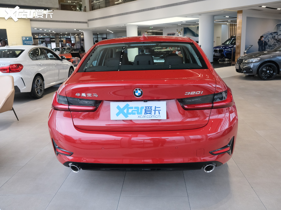 2021��R3ϵ 320i �\�����b