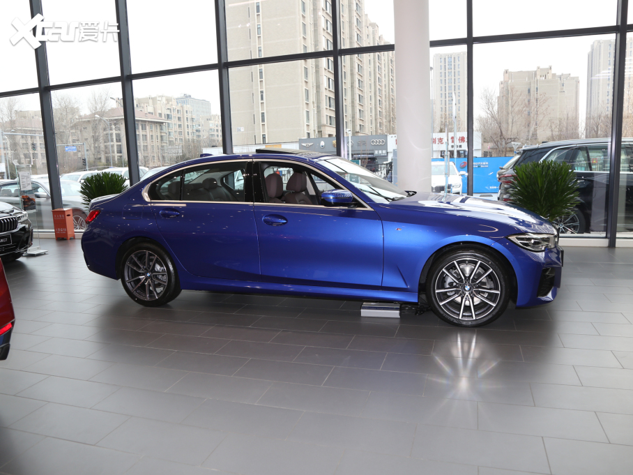 2021R3ϵ 325Li M\(yn)(dng)b