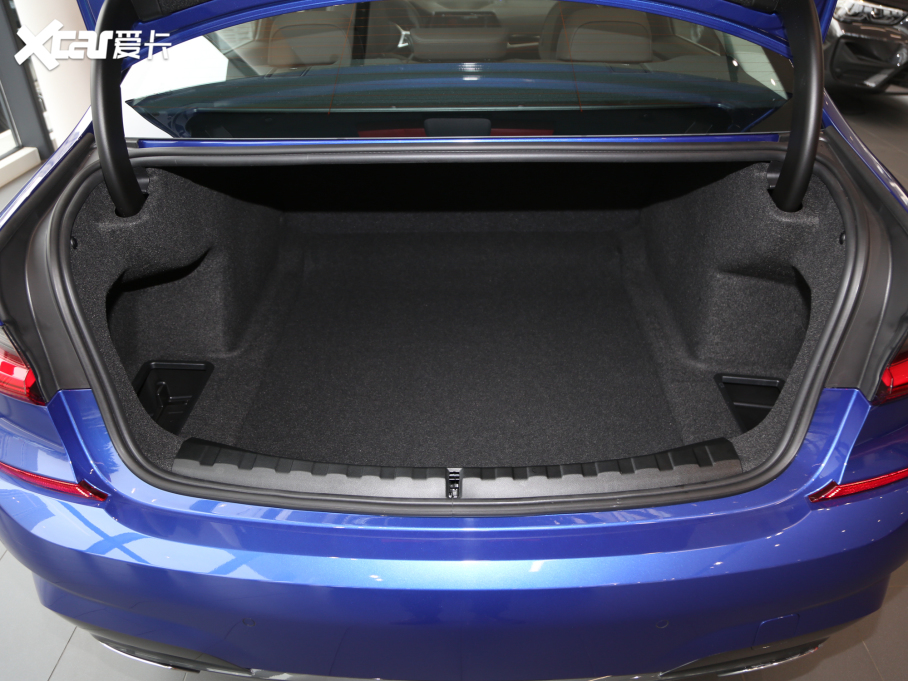 2021R3ϵ 325Li M\b